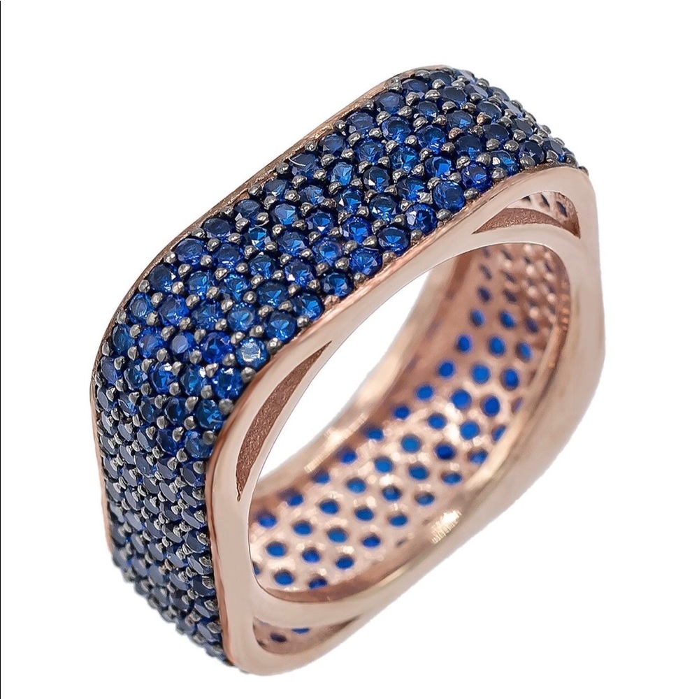 Adinas  square ring
